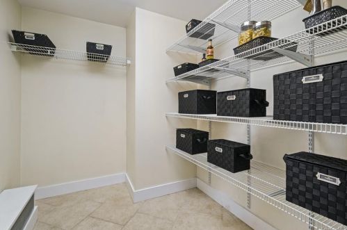 37 Fox Hill Rd, Tuxedo Park NY  10987-4227 exterior