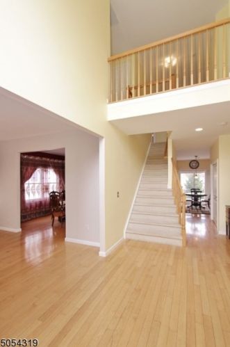 56 Winterset Dr, Greystone Park, NJ 07950-1154