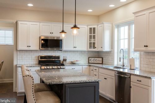 518 Delp Rd, Lancaster PA  17601-2956 exterior