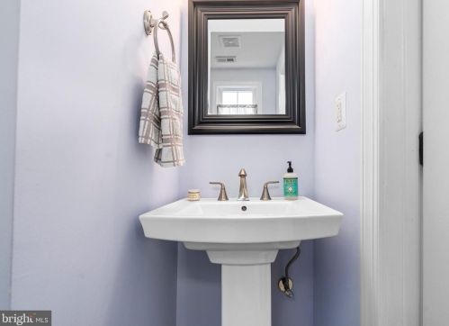 507 Lamont St, Washington DC  20010-2516 exterior