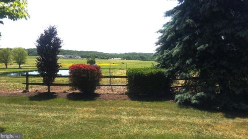 489 Manor Rd, Marsh, PA 19520-9154