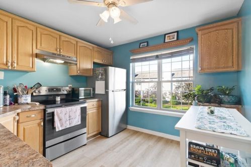24 Taft Pt, Waterbury, CT 06708-3967