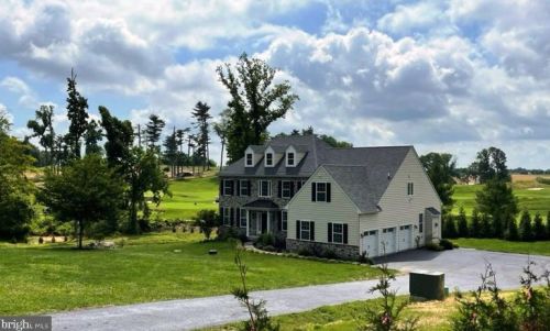 25 Broomall Ln, Glen Mills, PA 19342-1734