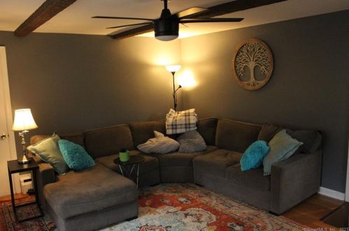 173 Round Hill Rd, Bristol CT  06010-2645 exterior