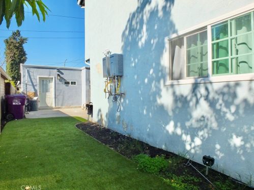 5366 Pine Ave, Long Beach, CA 90805-5970