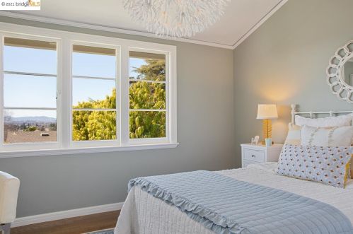 303 Hillside Ave, Oakland CA  94611-4013 exterior