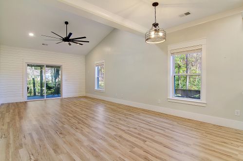 1713 Lauda Dr, Mount Pleasant SC  29464-9601 exterior