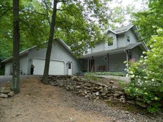 8903 Primrose Ln, Wausau, WI 54401-9353