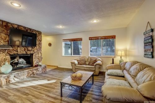 851 Los Angeles Ave, South Lake Tahoe CA  96150-2619 exterior