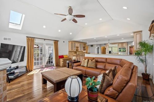 898 North St, White Plains NY  10605-4436 exterior