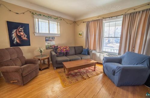 106 Parkland Ave, Duluth, MN 55805-1534