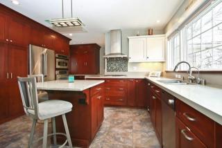 6708 Maple Ter, Milwaukee WI  53213-3259 exterior