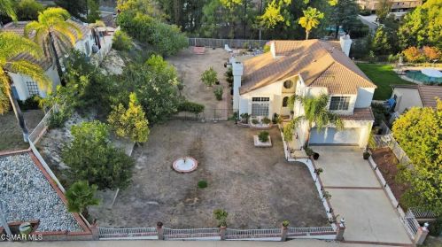 27535 Freetown Ln, Calabasas CA  91301-3560 exterior