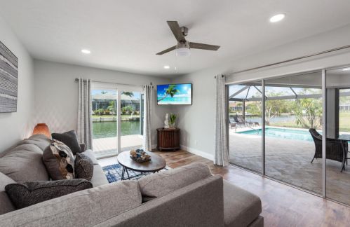 773 Holly Ct, Marco Island FL  34145-1915 exterior