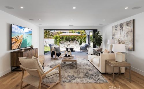 1945 Santiago Dr, Newport Beach CA  92660-3834 exterior