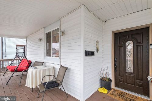 123 Maple Ave, West Deptford NJ  08093-1136 exterior