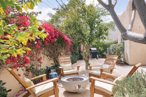 53660 Avenida Mendoza, La Quinta CA  92253-3574 exterior