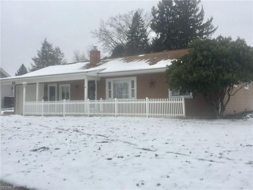145 Court St, Columbiana, OH 44408-1134