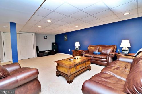 123 Posting Way, Charles Town WV  25414-9327 exterior