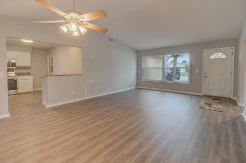 550 Anchor Ln, Fort Pierce FL  34983-2202 exterior