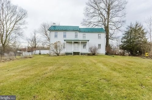 1665 Persimmon Ln, Shepherdstown, WV 25443-4201
