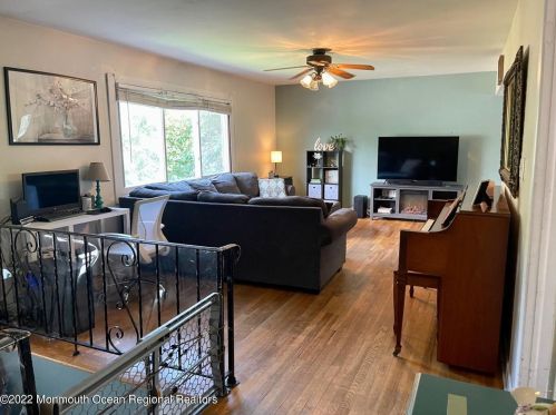 480 Amherst Dr, Bricktown, NJ 08723-5002