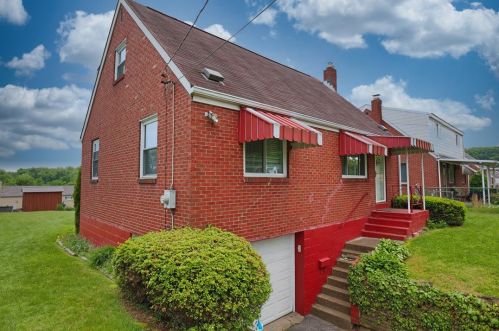 303 Sceneridge Rd, Mckeesport, PA 15133-2221