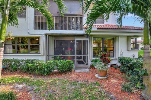 2401 Aspen Way, Boynton Beach FL  33436-6612 exterior