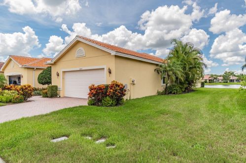 16143 Amethyst Key Dr, Wimauma FL  33598-4027 exterior