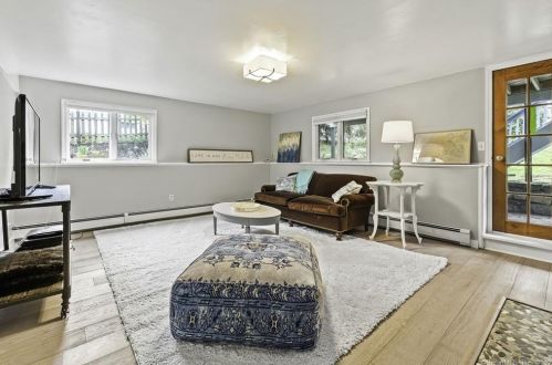 8 Abbott Ave, Ridgefield CT  06877-4407 exterior