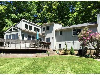 332 Lake Ave, Guilford, CT 06437-1308