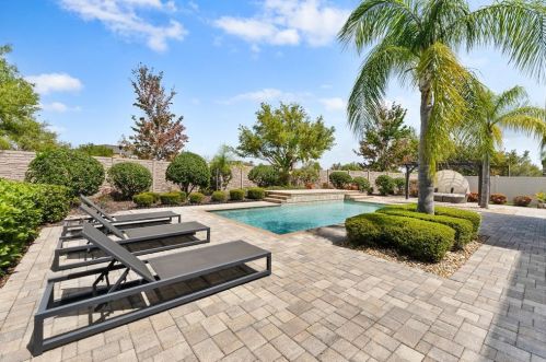 1669 Feather Grass Loop, Lutz FL  33558-2802 exterior