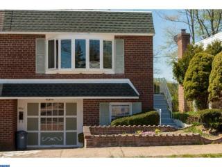 10638 Halstead St, Philadelphia, PA 19116-3532