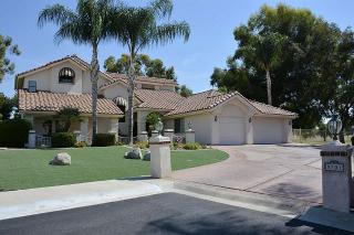 5701 Kings Canyon Dr, Bakersfield, CA 93306-9645