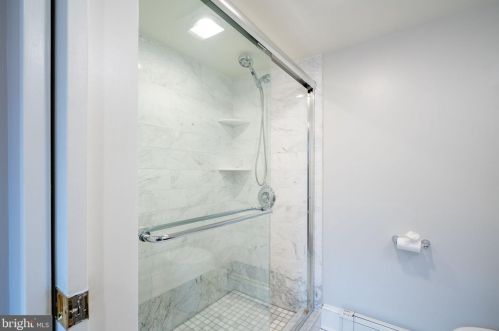314 Iseminger St, Philadelphia PA  19107-5904 exterior