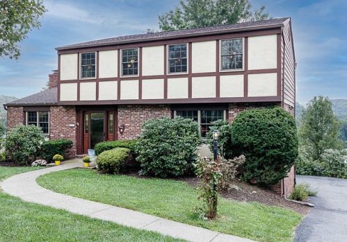 251 Clare Dr, Canonsburg, PA 15317-2279