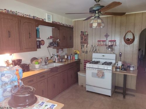 830 Fable Ave, Manville NJ  08835-2516 exterior