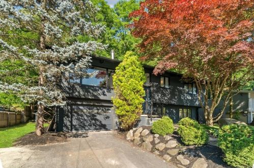 74 Greenwood Ln, White Plains NY  10607-1020 exterior