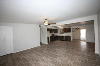 9311 Pikes Peak Dr, Tucson, AZ 85710-7440