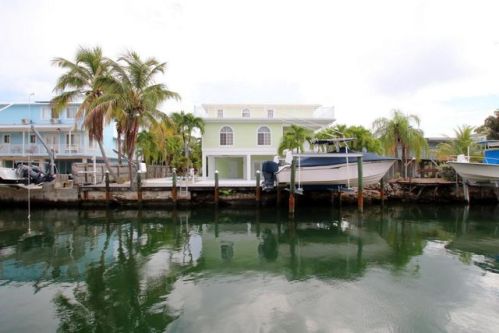105 Patricia Ln, Marathon, FL 33050-2921