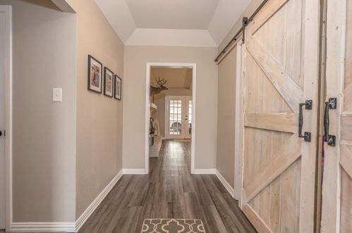 3613 Ashford Ave, Fort Worth, TX 76133-3011