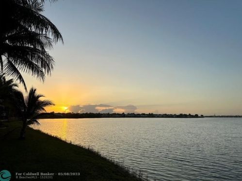 18062 41st St, Hollywood FL  33029-5036 exterior