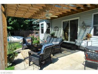 1580 Saint Charles Ave, Cleveland OH  44107-4341 exterior