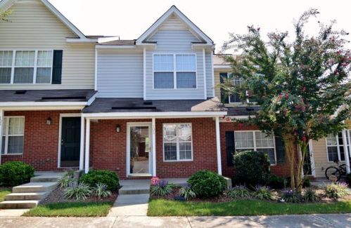 105 Malamute Ln, Greensboro, NC 27407-2777