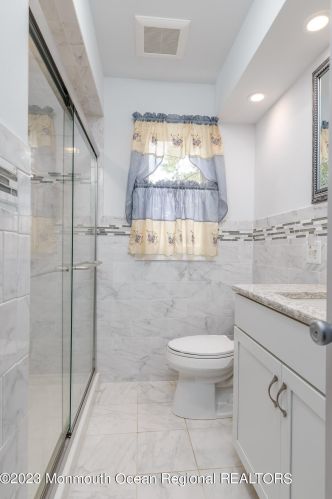 201 Midstreams Pl, Bricktown NJ 08724-3700 exterior