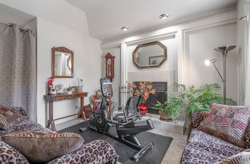 108 Duchess Ct, Windsor CA  95492-8043 exterior