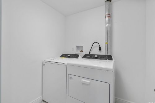 3 Baylis Pl, Lynbrook NY  11563-4203 exterior