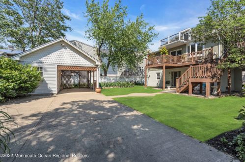 50 Ocean Ave, Monmouth Hills NJ  07732-1410 exterior