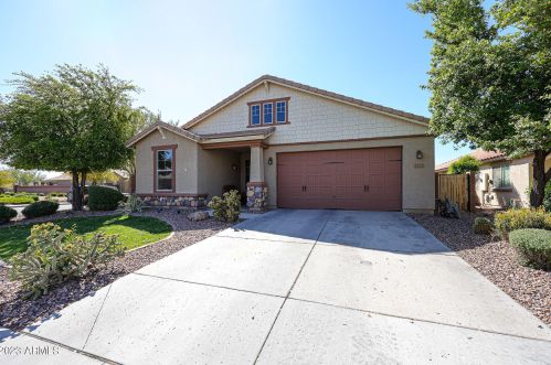2221 Everglade Ln, Gilbert, AZ 85298-9756