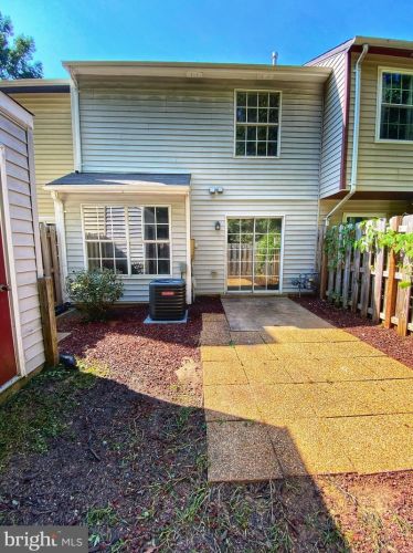 11229 Salem Village Dr, Fredericksburg, VA 22407-7663